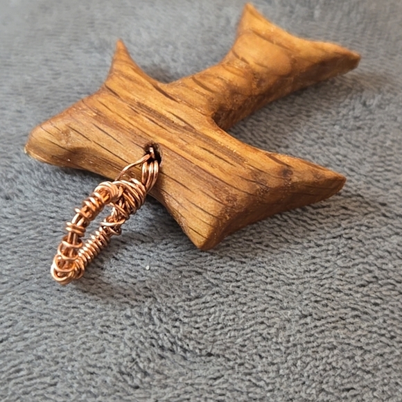 Franciscan Tau Cross Hand Carved Oak with Wound Copper Loop - Picture 6 of 9